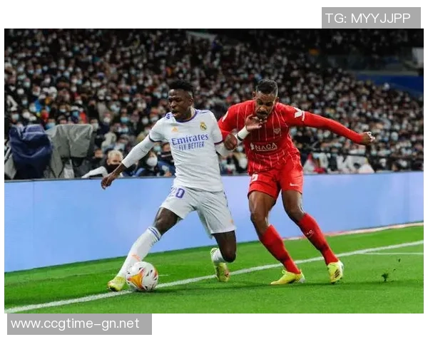 伯纳乌的嘘声与期待：维尼修斯进球荒下的沉思